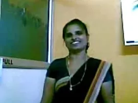 পীনস্তনী মিলা আজুল হ ...