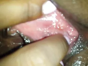 Squeaky মহিলার একটি  ...