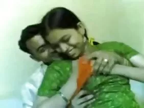 লোকটি অ্যাপার্টমেন্ট ...