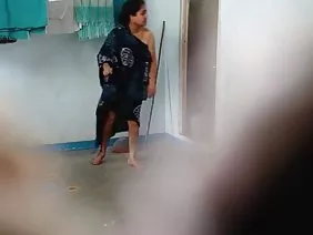 তিনি এশিয়াকে তার বা ...