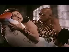 স্ত্রী একটি গোপন ভিড ...