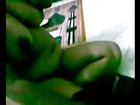 ট্যাক্সি চালক তার মু ...