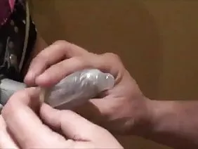 লাল শিশুদের প্যান্টে ...