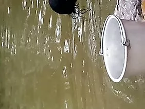 স্ত্রী বিছানা একটি ভ ...