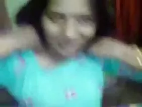 পীনস্তনী মহিলার একটি ...