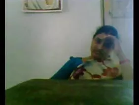 মেয়েটি মলিন গর্ত নষ ...
