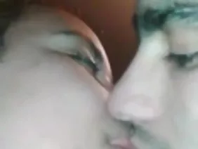একটি লোমশ ক্যাপ সঙ্গ ...