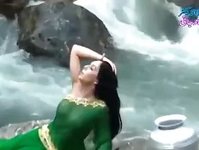 তার স্বামী কাজ যখন ত ...