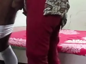 মুক্তা জপমালা মধ্যে  ...