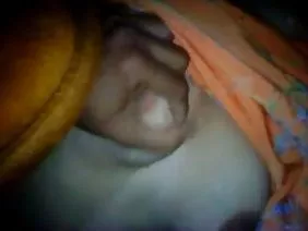 সে সত্যিই হস্তমৈথুন  ...